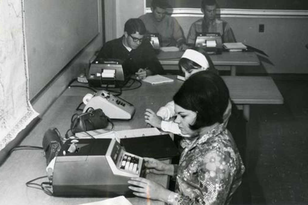 Students use calculators for an Agriculture Business Management class in 1968.